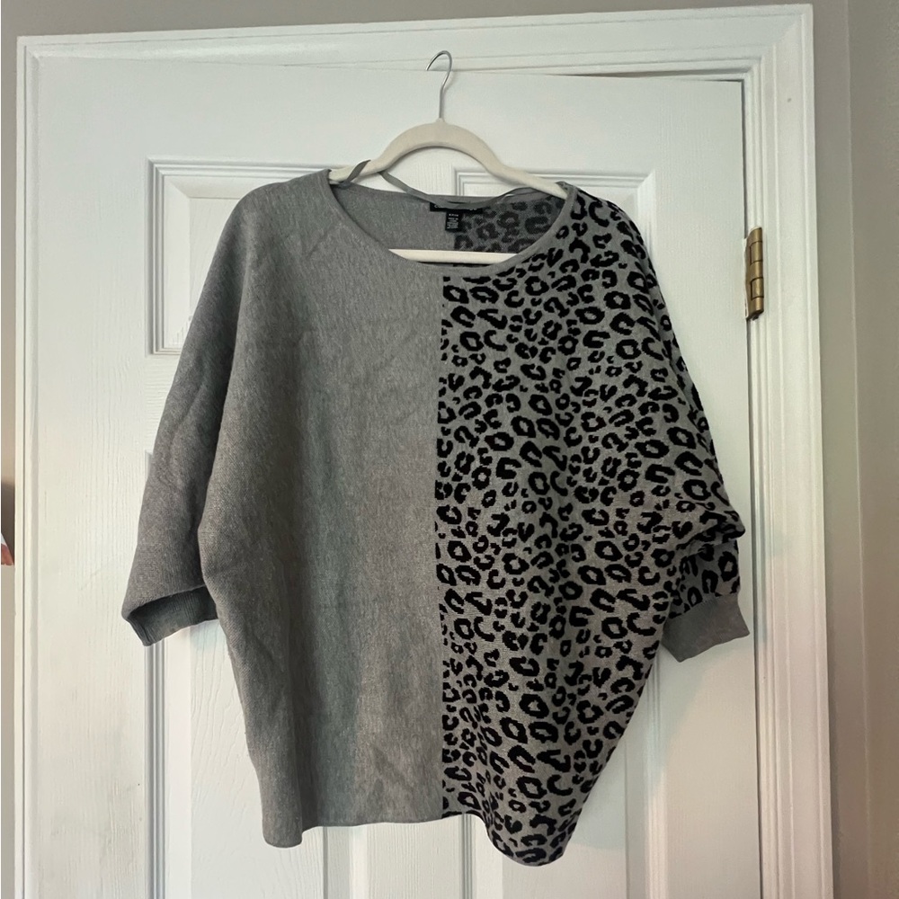 Cable & Gauge Lightweight 3/4 Arm Length Sweater
